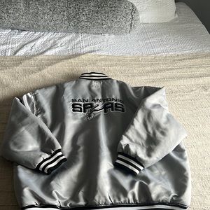 For sale is a pre owned Majestic San Antonio Spurs Reversible jacket. Size 4xl.